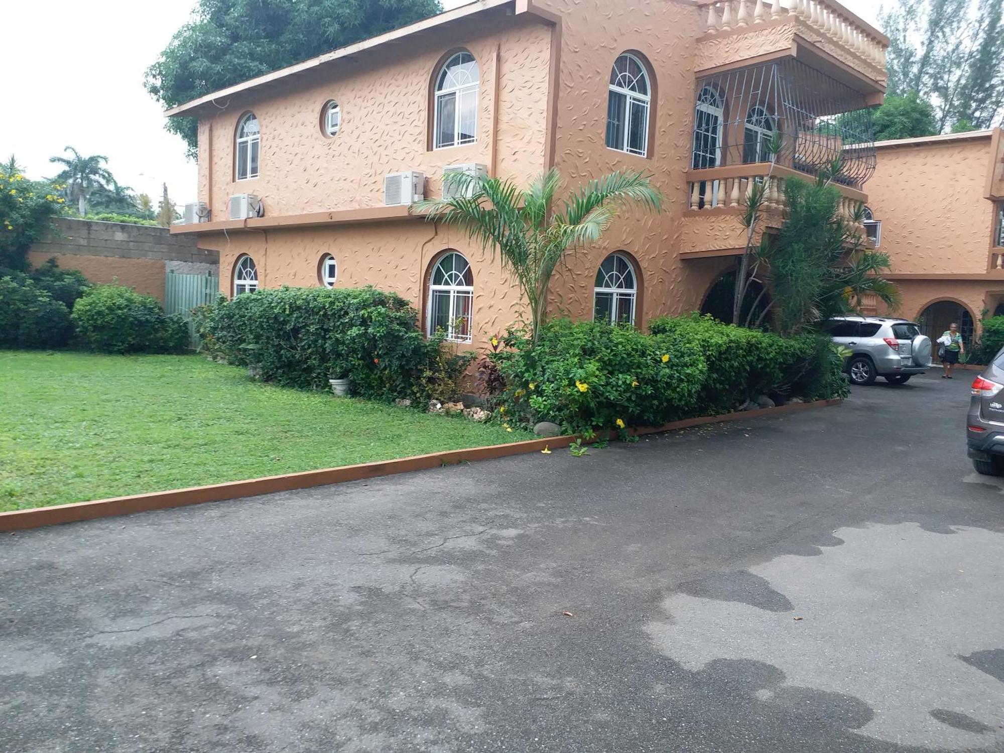 Cozy Apartment 3 Kingston Bagian luar foto