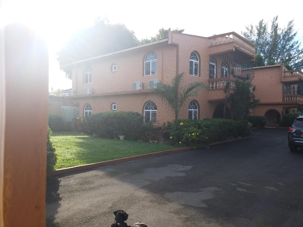 Cozy Apartment 3 Kingston Bagian luar foto