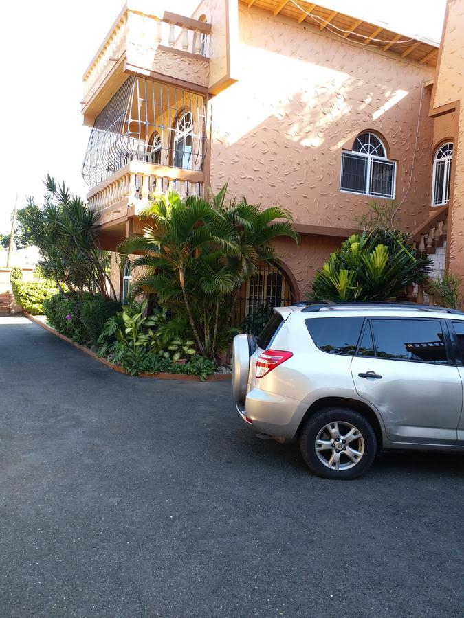 Cozy Apartment 3 Kingston Bagian luar foto